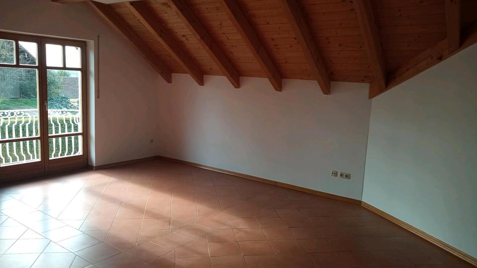 Dachgeschoßwohnung Passau Maierhof - 8 Zimmer, 150 m&sup2;, 1.650&euro; | Angebot:27624257