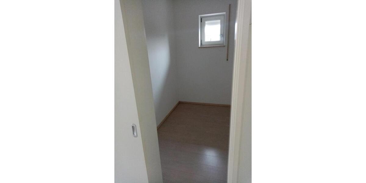 Erdgeschoßwohnung Ruhstorf an der Rott - 3.5 Zimmer, 102 m&sup2;, 980&euro; | Angebot:25935690