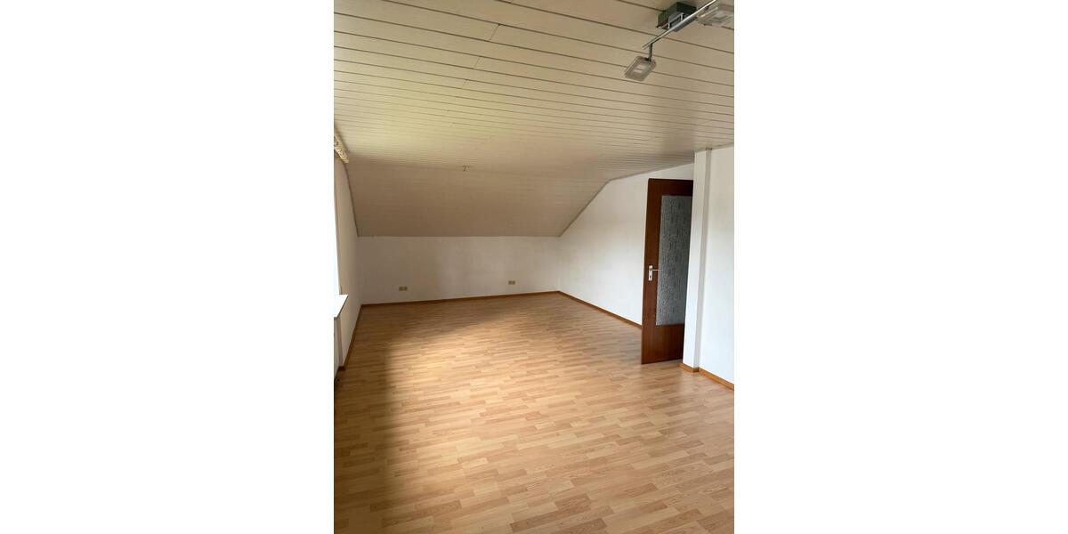 Dachgeschoßwohnung Saldenburg - 3 Zimmer, 90 m&sup2;, 700&euro; | Angebot:24978598