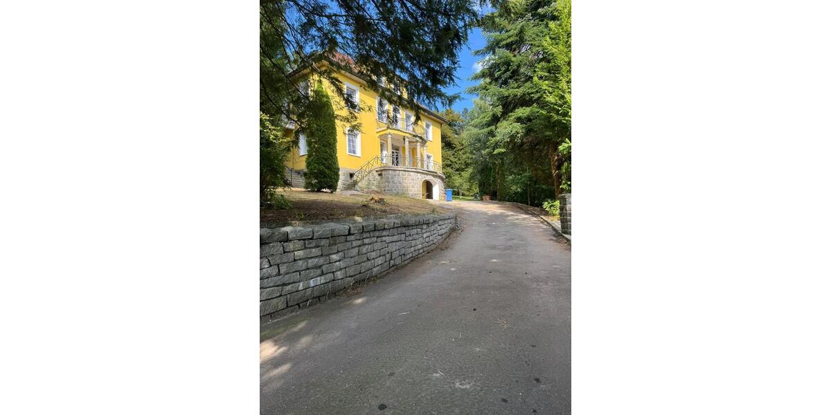 Villa Freyung - 10 Zimmer, 300 m&sup2;, 429.000&euro; | Angebot:26960652