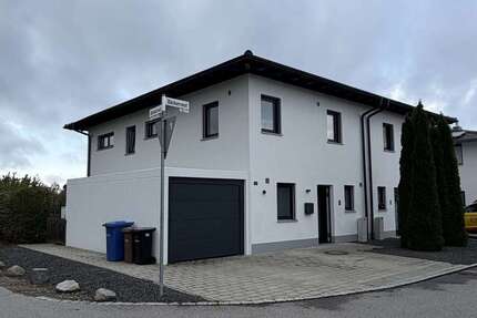 Haus Tiefenbach - 4 Zimmer, 130 m&sup2;, 1.490&euro; | Angebot:27217541