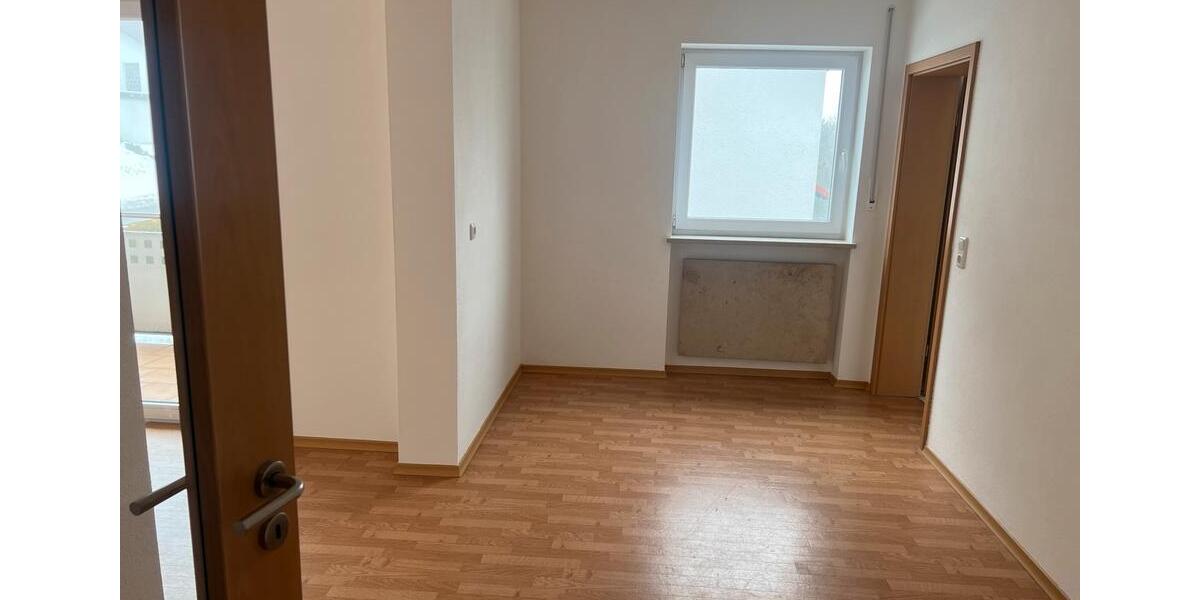 Etagenwohnung Fürstenstein - 3 Zimmer, 92 m&sup2;, 695&euro; | Angebot:26006499