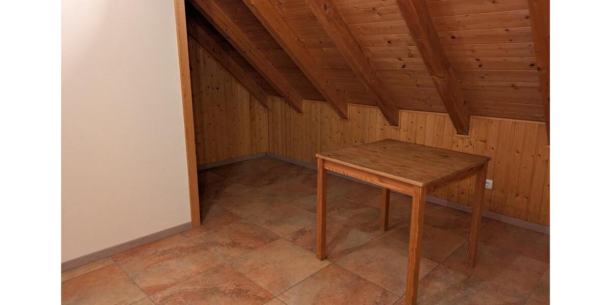 Dachgeschoßwohnung Vilshofen an der Donau - 3.5 Zimmer, 78 m&sup2;, 700&euro; | Angebot:23830203