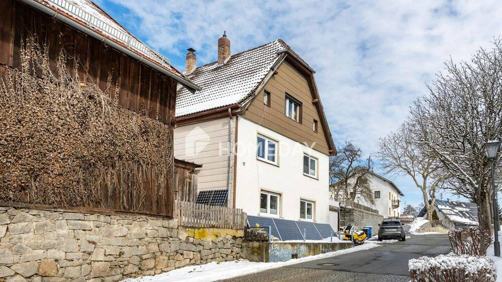 Mehrfamilienhaus, Wohnhaus Tittling - 7 Zimmer, 146 m&sup2;, 196.000&euro; | Angebot:25732765