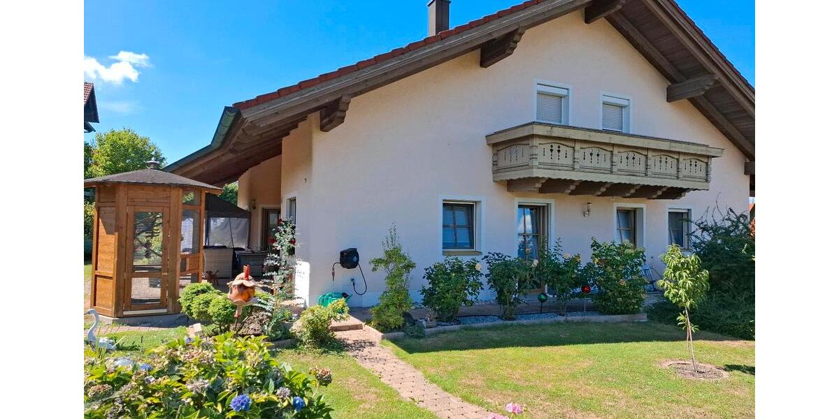 Mehrfamilienhaus, Wohnhaus Hutthurm - 8 Zimmer, 228 m&sup2;, 680.000&euro; | Angebot:27263520