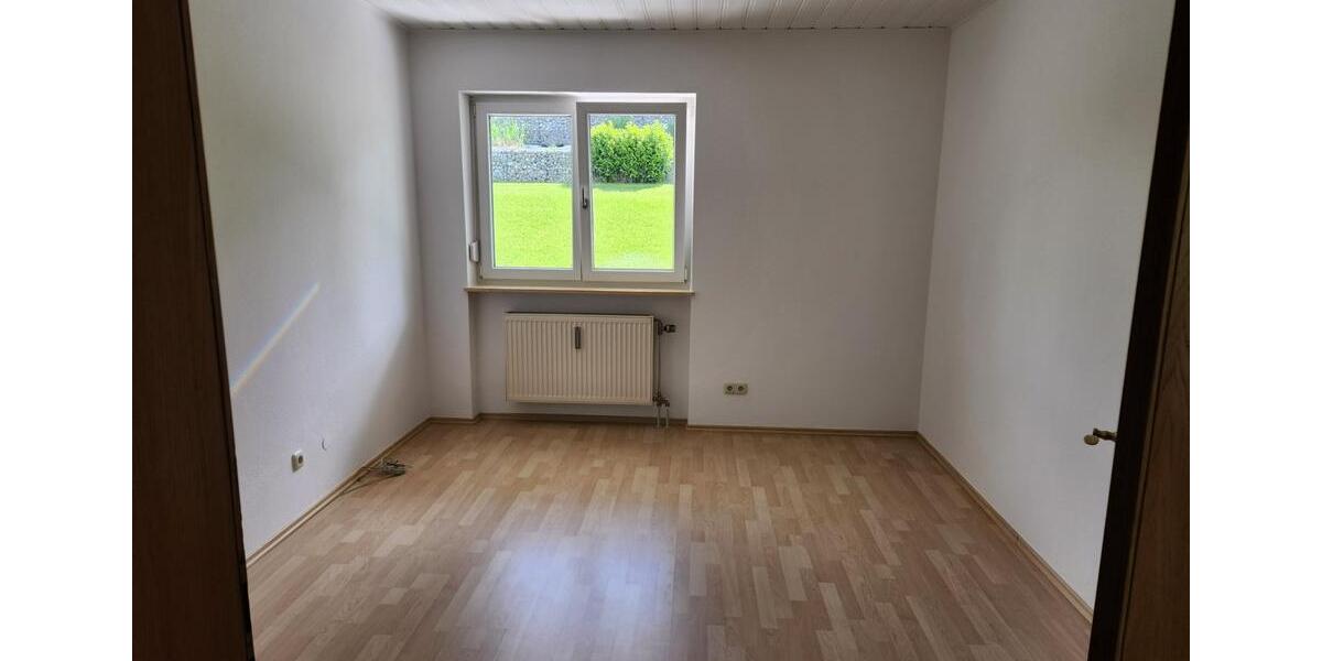Erdgeschoßwohnung Neukirchen vorm Wald - 3 Zimmer, 105 m&sup2;, 850&euro; | Angebot:25282330