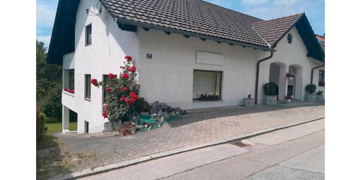 Mehrfamilienhaus, Wohnhaus Hauzenberg - 10 Zimmer, 216 m&sup2;, 379.000&euro; | Angebot:25991621