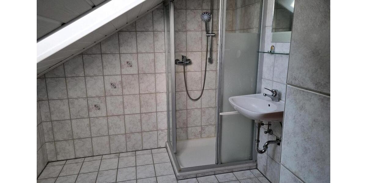 Dachgeschoßwohnung Ortenburg - 2.5 Zimmer, 63 m&sup2;, 520&euro; | Angebot:25342285