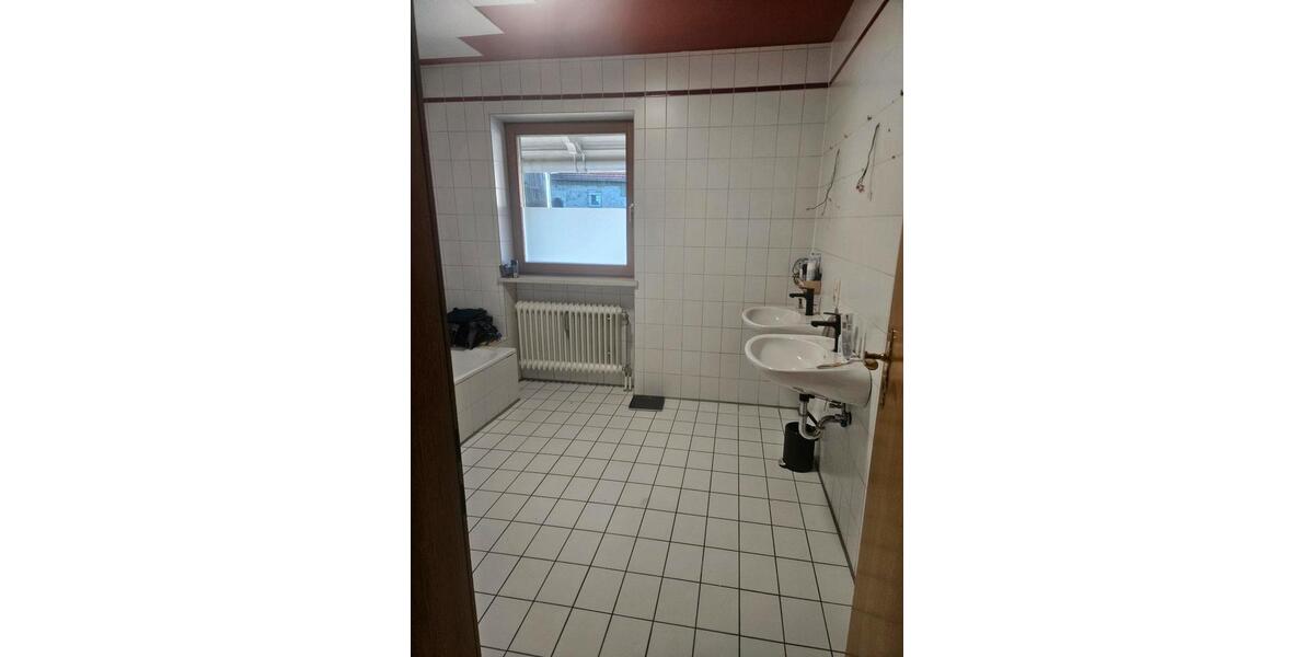 Etagenwohnung Hauzenberg - 6 Zimmer, 100 m&sup2;, 750&euro; | Angebot:25933641