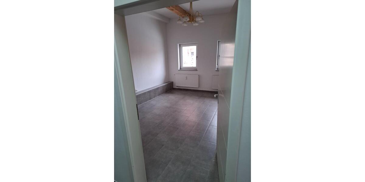 Erdgeschoßwohnung Vilshofen an der Donau - 4 Zimmer, 110 m&sup2;, 1.000&euro; | Angebot:25376383