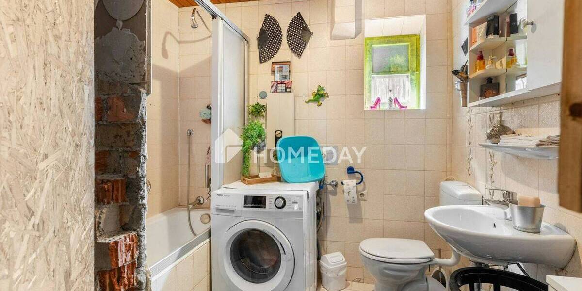 Mehrfamilienhaus, Wohnhaus Tittling - 7 Zimmer, 146 m&sup2;, 196.000&euro; | Angebot:25732765