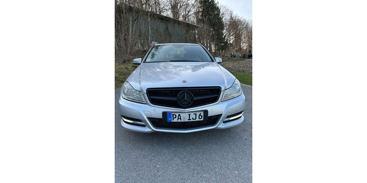 Mercedes-Benz 220 337.873 km 5.200 &euro; Büchlberg 94124