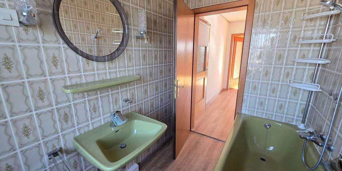 Mehrfamilienhaus, Wohnhaus Neukirchen vorm Wald Neukirchen - 9 Zimmer, 289 m&sup2;, 469.000&euro; | Angebot:25879167