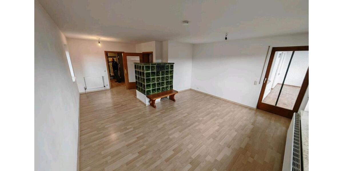 Erdgeschoßwohnung Tiefenbach - 4.5 Zimmer, 100 m&sup2;, 1.100&euro; | Angebot:26014465