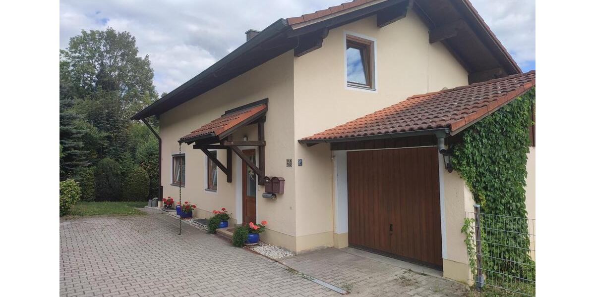 Dachgeschoßwohnung Bad Griesbach im Rottal - 3 Zimmer, 74 m&sup2;, 650&euro; | Angebot:25393428