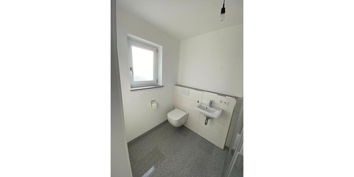 Doppelhaushälfte Tiefenbach - 4 Zimmer, 130 m&sup2;, 1.380&euro; | Angebot:26533082