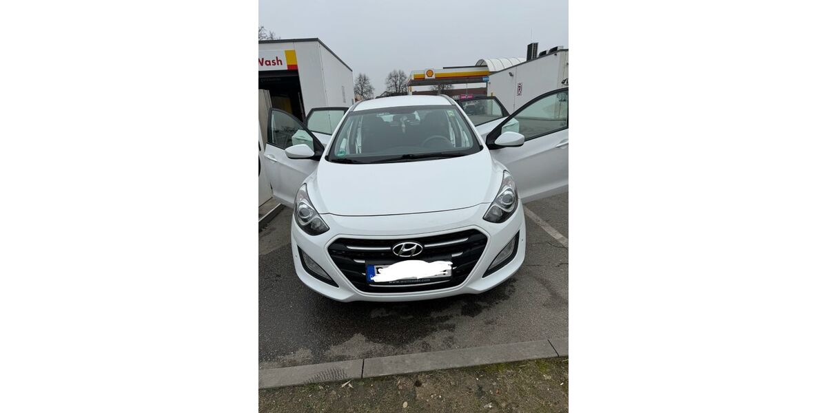 Hyundai i30 182.000 km 6.900 &euro; pocking 94060