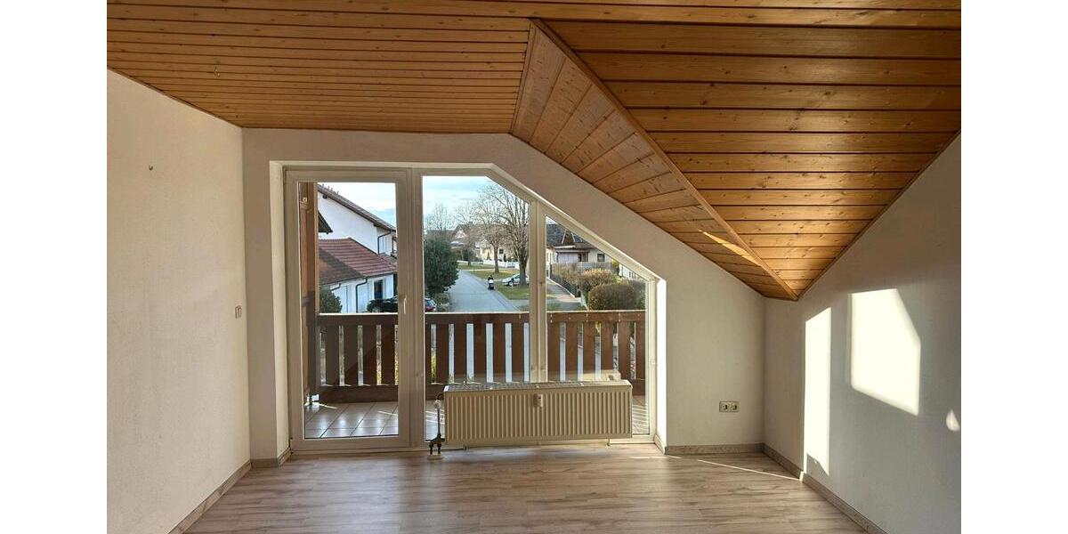 Dachgeschoßwohnung Künzing - 3 Zimmer, 73 m&sup2;, 570&euro; | Angebot:25907806