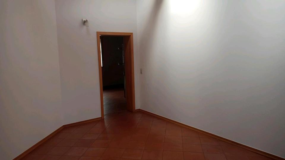 Dachgeschoßwohnung Passau Maierhof - 8 Zimmer, 150 m&sup2;, 1.650&euro; | Angebot:27624257