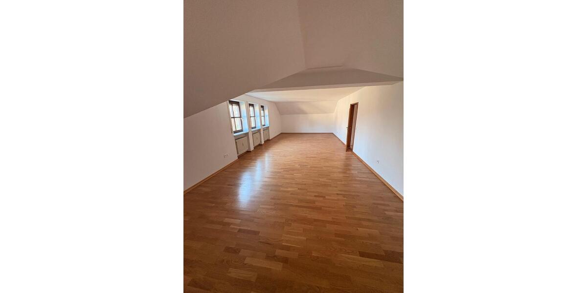 Dachgeschoßwohnung Passau Auerbach - 2 Zimmer, 120 m&sup2;, 1.800&euro; | Angebot:25898240