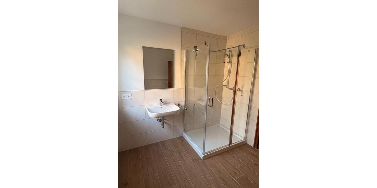 Terrassenwohnung Vilshofen an der Donau - 4 Zimmer, 125 m&sup2;, 2.000&euro; | Angebot:25898245