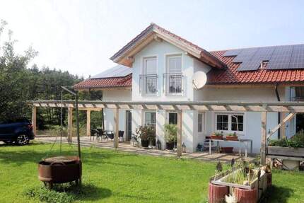 Haus Tiefenbach Reut - 8 Zimmer, 230 m&sup2;, 570.000&euro; | Angebot:25776655