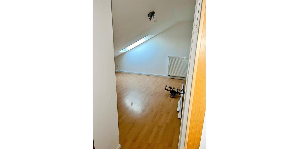 Dachgeschoßwohnung Salzweg - 4 Zimmer, 80 m&sup2;, 680&euro; | Angebot:24748402