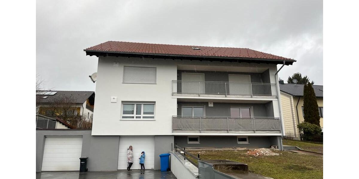 Dachgeschoßwohnung Schöllnach - 3 Zimmer, 78 m&sup2;, 650&euro; | Angebot:25971858