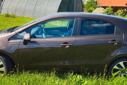 Kia Rio 98.000 km 8.800 &euro; Hofkirchen 94544