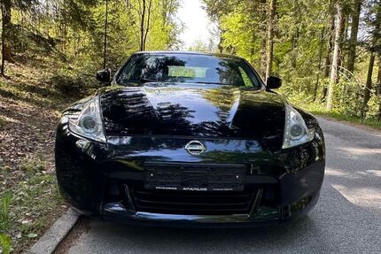 Nissan 370Z 168.443 km 17.950 &euro; Salzweg 94121