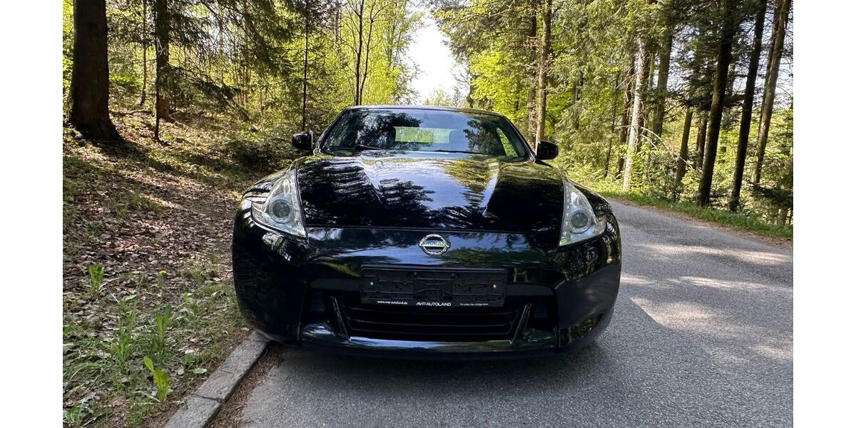 Nissan 370Z 168.443 km 17.950 &euro; Salzweg 94121