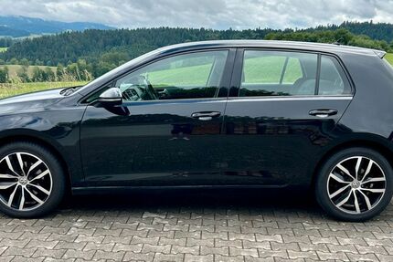 VW Golf 128.000 km 11.200 &euro; Wegscheid 94110