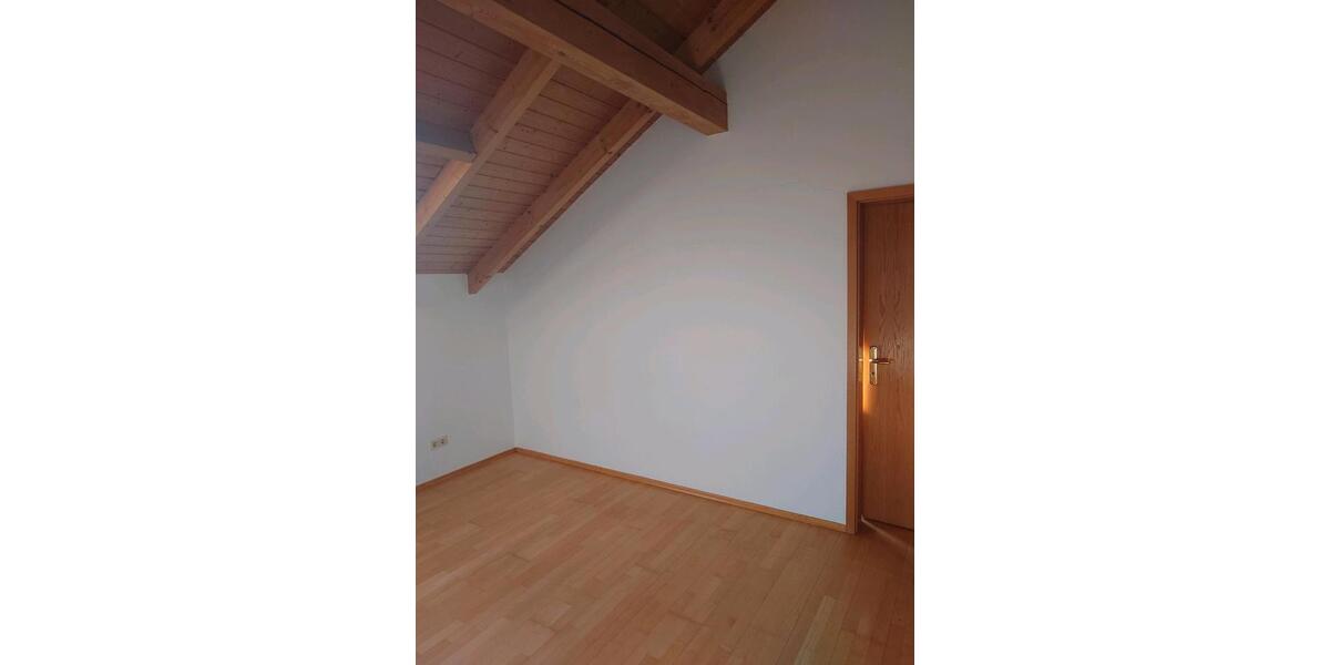 Etagenwohnung Bayerbach - 4 Zimmer, 140 m&sup2;, 1.088&euro; | Angebot:26021051