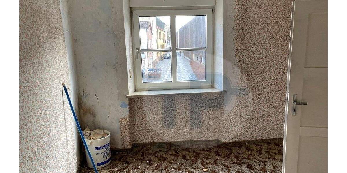 Mehrfamilienhaus, Wohnhaus Vilshofen - 6 Zimmer, 230 m&sup2;, 295.000&euro; | Angebot:25703931