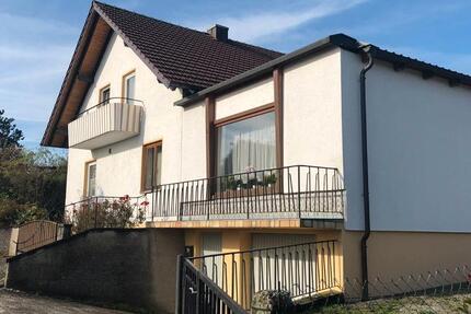 Haus Ortenburg - 6 Zimmer, 150 m&sup2;, 1.200&euro; | Angebot:26689524